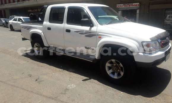 Buy Used Toyota Hilux White Car in Mbabane in Manzini Buy Used Toyota Hilux White Car in Mbabane in Manzini