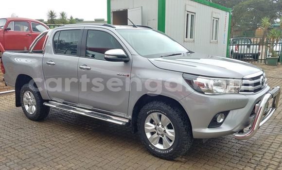 Nunua Ilio tumika Toyota Hilux Silver Gari ndani ya Ezulwini nchini Hhohho