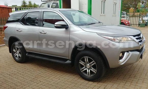 Nunua Ilio tumika Toyota Fortuner Silver Gari ndani ya Ezulwini nchini Hhohho