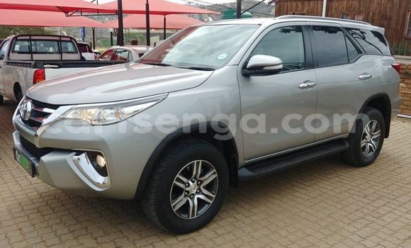 Acheter Occasion Voiture Toyota Fortuner Gris à Ezulwini, Hhohho Acheter Occasion Voiture Toyota Fortuner Gris à Ezulwini, Hhohho