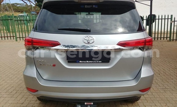 Acheter Occasion Voiture Toyota Fortuner Gris à Ezulwini, Hhohho Acheter Occasion Voiture Toyota Fortuner Gris à Ezulwini, Hhohho