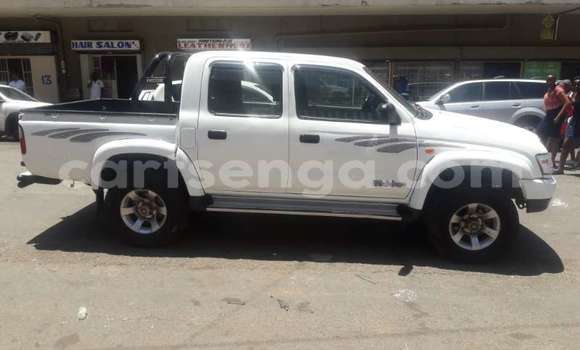 Buy Used Toyota Hilux White Car in Mbabane in Manzini Buy Used Toyota Hilux White Car in Mbabane in Manzini