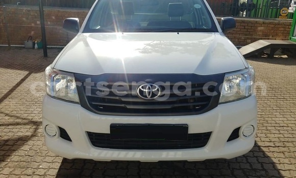 Nunua Ilio tumika Toyota Hilux White Gari ndani ya Manzini nchini Manzini Nunua Ilio tumika Toyota Hilux White Gari ndani ya Manzini nchini Manzini
