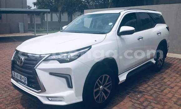 Buy Used Toyota Fortuner White Car in Nhlangano in Shiselweni District Buy Used Toyota Fortuner White Car in Nhlangano in Shiselweni District