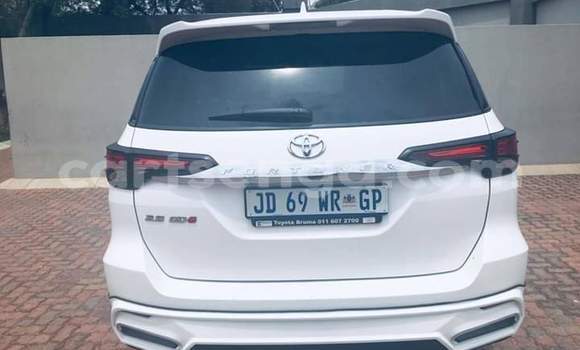 Buy Used Toyota Fortuner White Car in Nhlangano in Shiselweni District Buy Used Toyota Fortuner White Car in Nhlangano in Shiselweni District