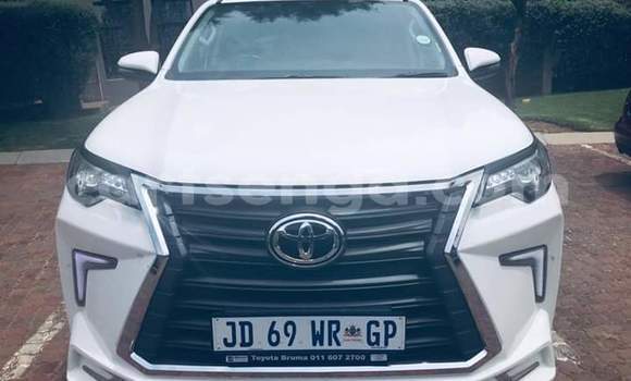 Buy Used Toyota Fortuner White Car in Nhlangano in Shiselweni District Buy Used Toyota Fortuner White Car in Nhlangano in Shiselweni District