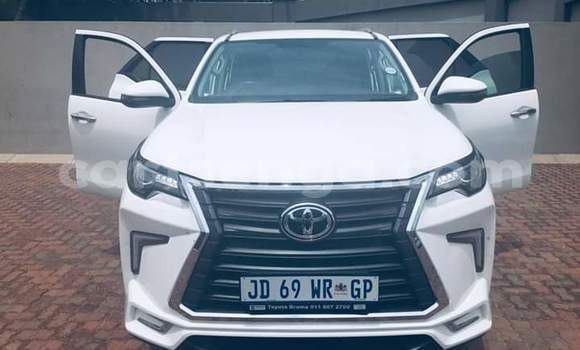 Buy Used Toyota Fortuner White Car in Nhlangano in Shiselweni District Buy Used Toyota Fortuner White Car in Nhlangano in Shiselweni District