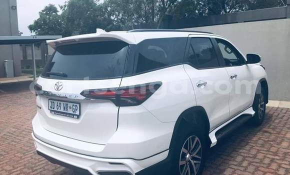 Buy Used Toyota Fortuner White Car in Nhlangano in Shiselweni District Buy Used Toyota Fortuner White Car in Nhlangano in Shiselweni District