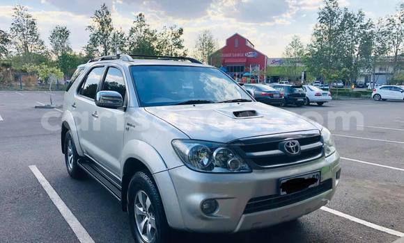 Acheter Occasion Voiture Toyota Fortuner Gris à Nhlangano, Shiselweni District Acheter Occasion Voiture Toyota Fortuner Gris à Nhlangano, Shiselweni District