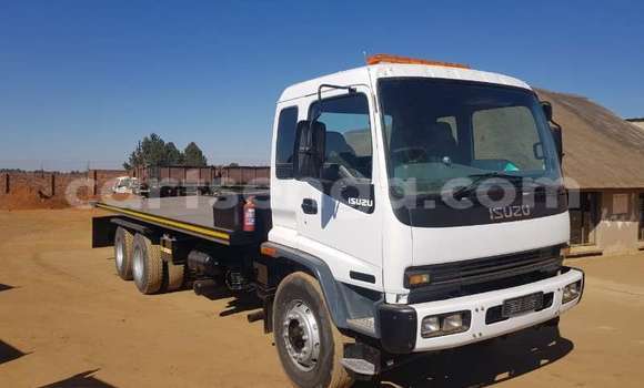 Buy Used Isuzu Florian White Car in Mbabane in Manzini Buy Used Isuzu Florian White Car in Mbabane in Manzini