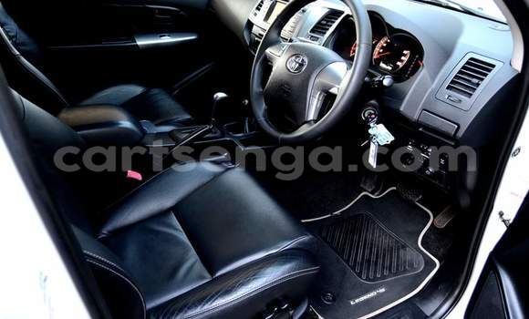 Buy Used Toyota Hilux White Car in Mbabane in Manzini Buy Used Toyota Hilux White Car in Mbabane in Manzini