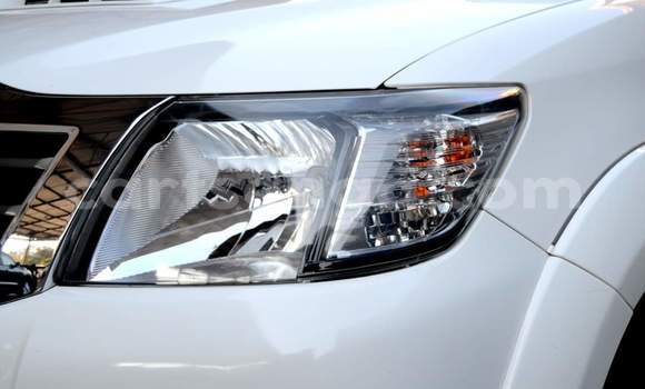 Buy Used Toyota Hilux White Car in Mbabane in Manzini Buy Used Toyota Hilux White Car in Mbabane in Manzini