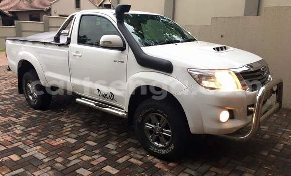 Buy Used Toyota Hilux White Car in Ezulwini in Hhohho