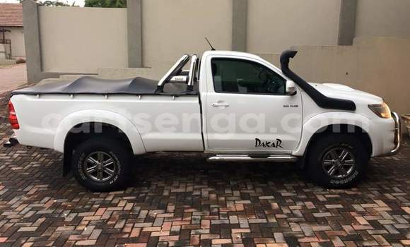 Nunua Ilio tumika Toyota Hilux White Gari ndani ya Ezulwini nchini Hhohho Nunua Ilio tumika Toyota Hilux White Gari ndani ya Ezulwini nchini Hhohho