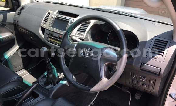 Buy Used Toyota Hilux Silver Car in Mbabane in Manzini Buy Used Toyota Hilux Silver Car in Mbabane in Manzini