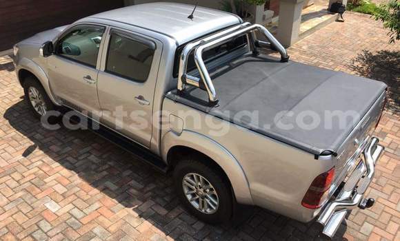 Buy Used Toyota Hilux Silver Car in Mbabane in Manzini Buy Used Toyota Hilux Silver Car in Mbabane in Manzini