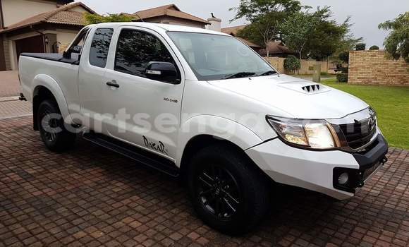 Buy Used Toyota Hilux White Car in Nhlangano in Shiselweni District