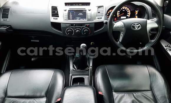 Buy Used Toyota Hilux White Car in Nhlangano in Shiselweni District Buy Used Toyota Hilux White Car in Nhlangano in Shiselweni District