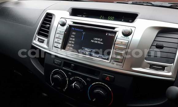 Buy Used Toyota Hilux White Car in Nhlangano in Shiselweni District Buy Used Toyota Hilux White Car in Nhlangano in Shiselweni District
