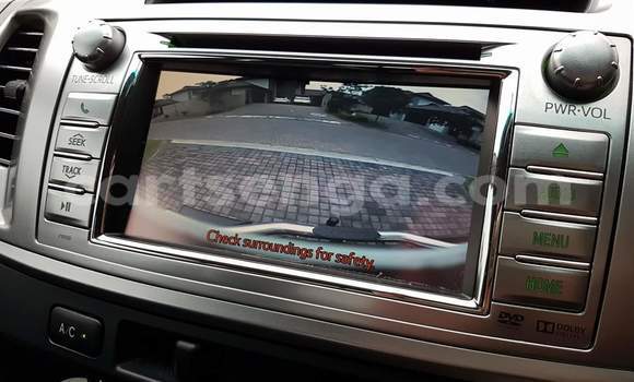 Buy Used Toyota Hilux White Car in Nhlangano in Shiselweni District Buy Used Toyota Hilux White Car in Nhlangano in Shiselweni District