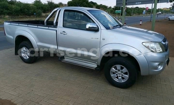 Nunua Ilio tumika Toyota Hilux Silver Gari ndani ya Manzini nchini Manzini