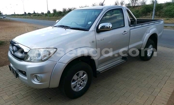 Nunua Ilio tumika Toyota Hilux Silver Gari ndani ya Manzini nchini Manzini Nunua Ilio tumika Toyota Hilux Silver Gari ndani ya Manzini nchini Manzini
