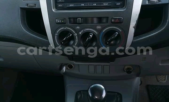 Nunua Ilio tumika Toyota Hilux Silver Gari ndani ya Manzini nchini Manzini Nunua Ilio tumika Toyota Hilux Silver Gari ndani ya Manzini nchini Manzini