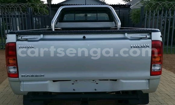 Nunua Ilio tumika Toyota Hilux Silver Gari ndani ya Manzini nchini Manzini Nunua Ilio tumika Toyota Hilux Silver Gari ndani ya Manzini nchini Manzini