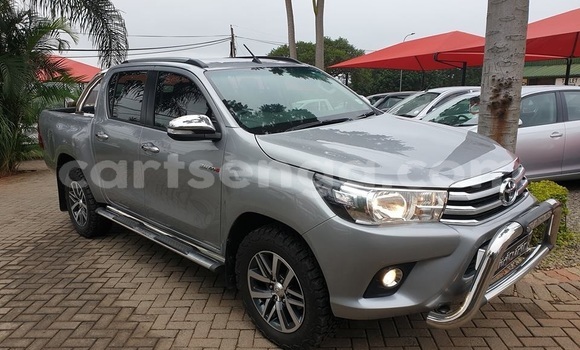 Nunua Ilio tumika Toyota Hilux Silver Gari ndani ya Mbabane nchini Manzini