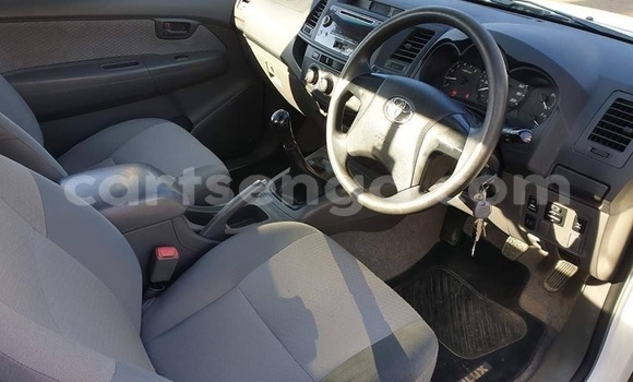 Buy Used Toyota Hilux White Car in Nhlangano in Shiselweni District Buy Used Toyota Hilux White Car in Nhlangano in Shiselweni District