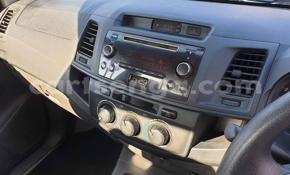 Buy Used Toyota Hilux White Car in Nhlangano in Shiselweni District Buy Used Toyota Hilux White Car in Nhlangano in Shiselweni District