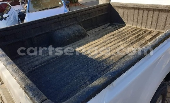 Buy Used Toyota Hilux White Car in Nhlangano in Shiselweni District Buy Used Toyota Hilux White Car in Nhlangano in Shiselweni District