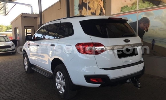 Buy Used Ford Everest White Car in Ezulwini in Hhohho Buy Used Ford Everest White Car in Ezulwini in Hhohho
