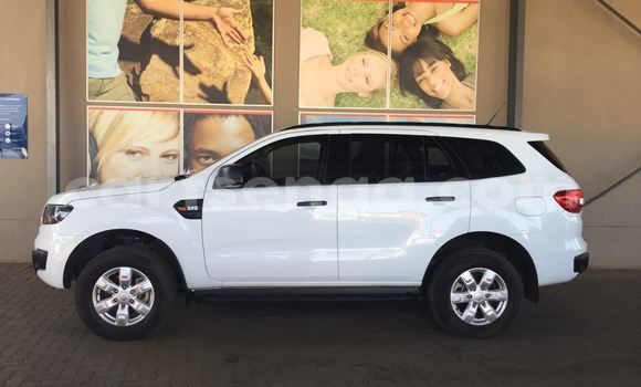 Buy Used Ford Everest White Car in Ezulwini in Hhohho Buy Used Ford Everest White Car in Ezulwini in Hhohho