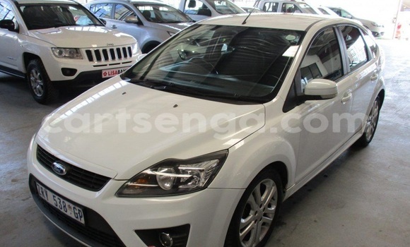 Nunua Ilio tumika Ford Focus White Gari ndani ya Ezulwini nchini Hhohho Nunua Ilio tumika Ford Focus White Gari ndani ya Ezulwini nchini Hhohho