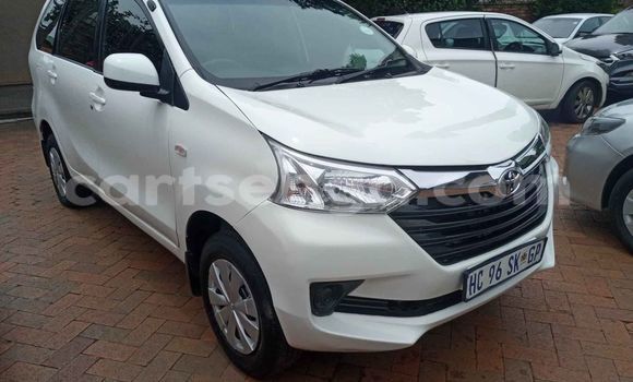 Nunua Ilio tumika Toyota Avanza White Gari ndani ya Big Bend nchini Lubombo