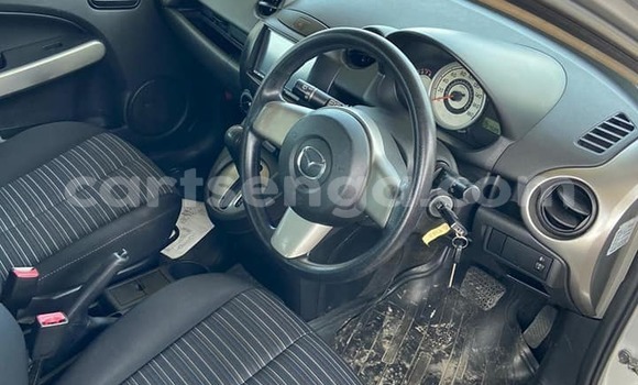 Nunua Ilio tumika Mazda Demio Silver Gari ndani ya Bhunya nchini Manzini Nunua Ilio tumika Mazda Demio Silver Gari ndani ya Bhunya nchini Manzini