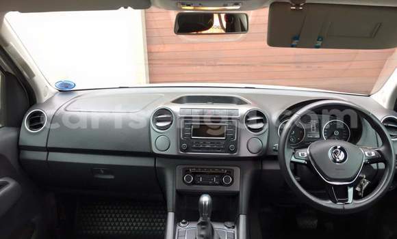 Buy Used Volkswagen Amarok White Car in Mbabane in Manzini Buy Used Volkswagen Amarok White Car in Mbabane in Manzini