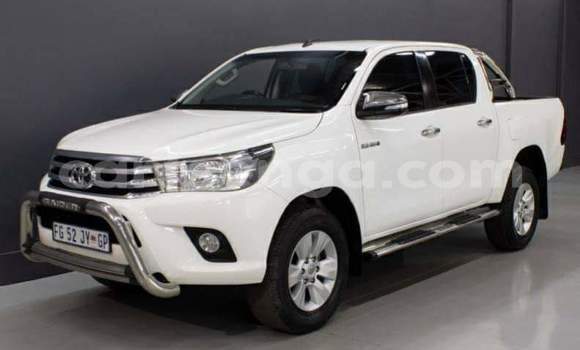 Nunua Ilio tumika Toyota Hilux White Gari ndani ya Manzini nchini Manzini Nunua Ilio tumika Toyota Hilux White Gari ndani ya Manzini nchini Manzini