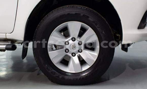 Nunua Ilio tumika Toyota Hilux White Gari ndani ya Manzini nchini Manzini Nunua Ilio tumika Toyota Hilux White Gari ndani ya Manzini nchini Manzini