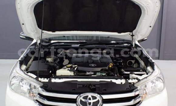 Nunua Ilio tumika Toyota Hilux White Gari ndani ya Manzini nchini Manzini Nunua Ilio tumika Toyota Hilux White Gari ndani ya Manzini nchini Manzini