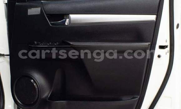 Nunua Ilio tumika Toyota Hilux White Gari ndani ya Manzini nchini Manzini Nunua Ilio tumika Toyota Hilux White Gari ndani ya Manzini nchini Manzini