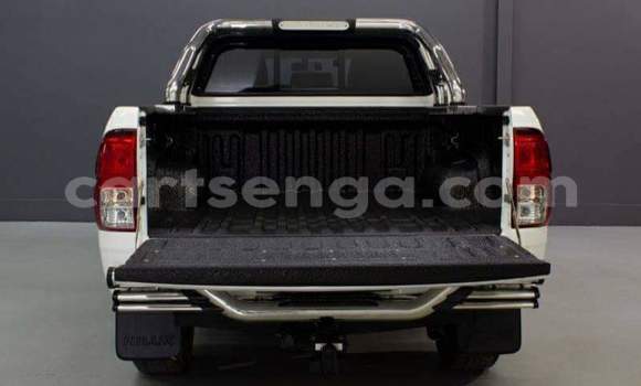 Nunua Ilio tumika Toyota Hilux White Gari ndani ya Manzini nchini Manzini Nunua Ilio tumika Toyota Hilux White Gari ndani ya Manzini nchini Manzini