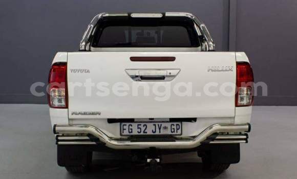 Nunua Ilio tumika Toyota Hilux White Gari ndani ya Manzini nchini Manzini Nunua Ilio tumika Toyota Hilux White Gari ndani ya Manzini nchini Manzini