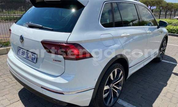 Acheter Occasion Voiture Volkswagen Tiguan Blanc à Manzini, Manzini Acheter Occasion Voiture Volkswagen Tiguan Blanc à Manzini, Manzini