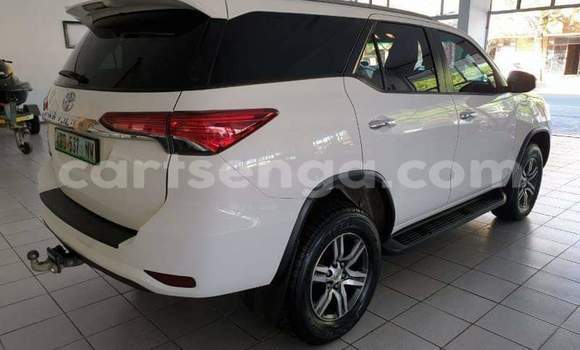 Acheter Occasion Voiture Toyota Fortuner Blanc à Manzini, Manzini Acheter Occasion Voiture Toyota Fortuner Blanc à Manzini, Manzini