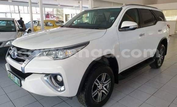 Acheter Occasion Voiture Toyota Fortuner Blanc à Manzini, Manzini Acheter Occasion Voiture Toyota Fortuner Blanc à Manzini, Manzini