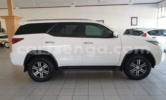 Acheter Occasion Voiture Toyota Fortuner Blanc à Manzini, Manzini Acheter Occasion Voiture Toyota Fortuner Blanc à Manzini, Manzini