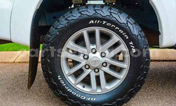 Nunua Ilio tumika Toyota Hilux White Gari ndani ya Mbabane nchini Manzini Nunua Ilio tumika Toyota Hilux White Gari ndani ya Mbabane nchini Manzini