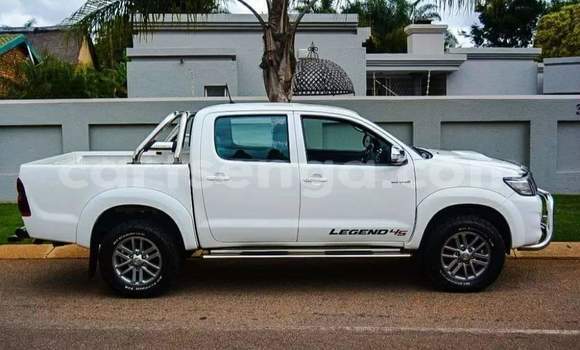 Nunua Ilio tumika Toyota Hilux White Gari ndani ya Mbabane nchini Manzini Nunua Ilio tumika Toyota Hilux White Gari ndani ya Mbabane nchini Manzini